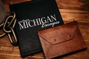 4 bedrooms, iron/ironing board, Internet, bed sheets