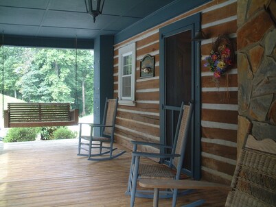 Cozy cabin in the foothills of North Carolina