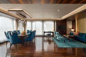 Presidential Suite, 1 King Bed | Premium bedding, minibar, in-room safe, desk