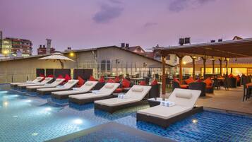 Outdoor pool, pool loungers
