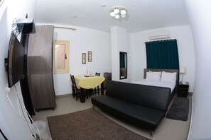 Dobbeltrom – classic, byutsikt | Allergitestet sengetøy, minibar, lydisolert og wi-fi (inkludert)