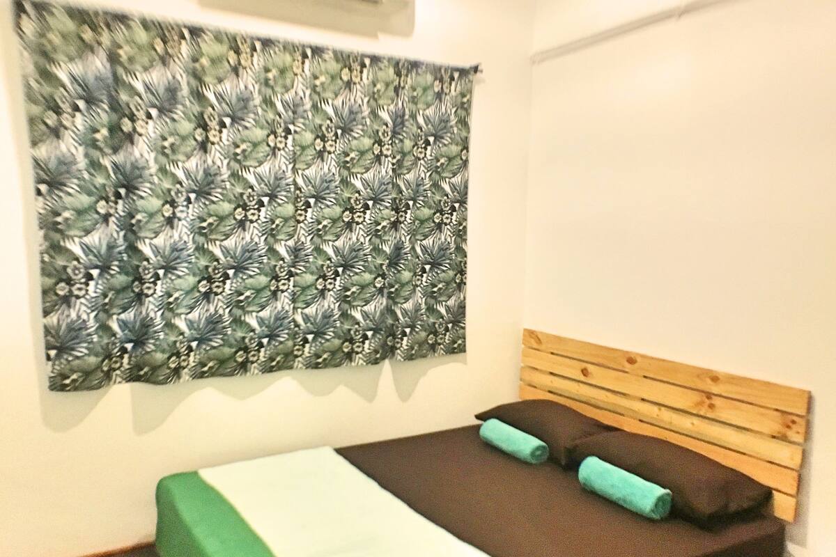 Design Double Room, 1 Queen Bed, Non Smoking | Free WiFi