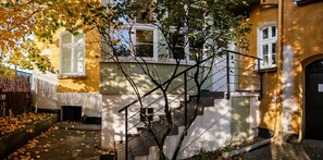 Entrada al alojamiento