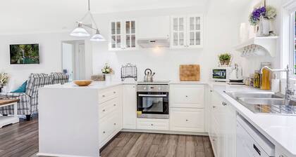 Red Gum Cottage: A home among the gum trees