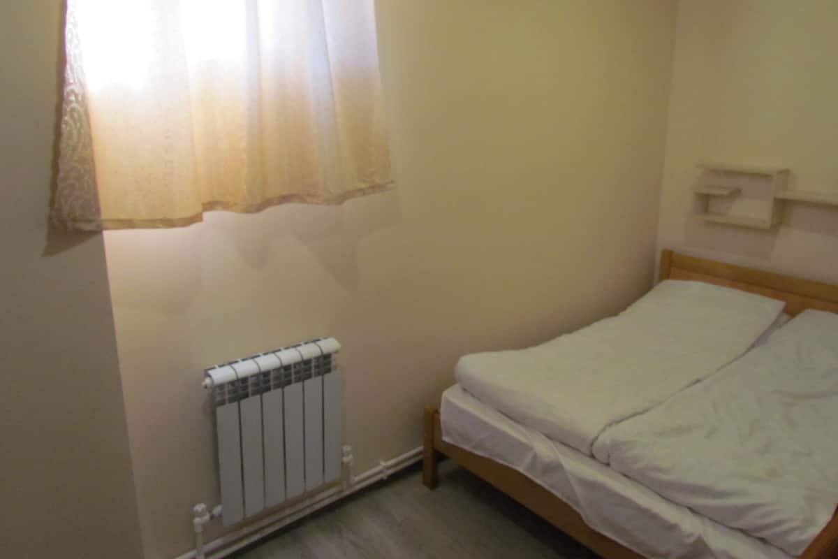Desk, soundproofing, iron/ironing board, free WiFi