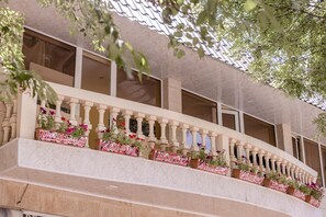 Mặt tiền nơi lưu trú