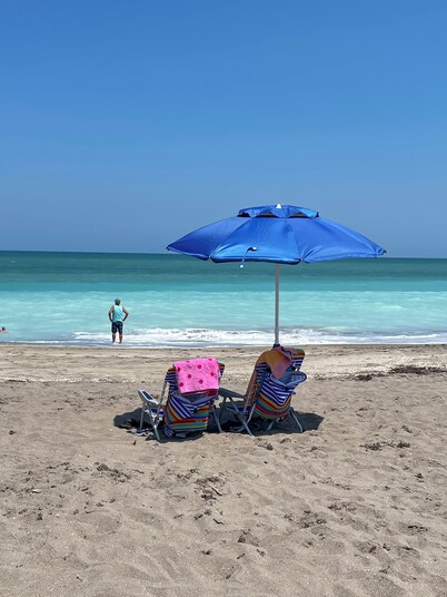 IMMACULATE -  OCEAN VIEW & OVERLOOKING GOLF COURSE 
