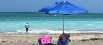 OCEAAN / GOLF UITZICHT in IMMACULATE Condo op Beautiful Hutchinson Island.