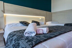 Kamar Double Superior, Boleh Merokok | Brankas, meja kerja, tirai kedap cahaya, dan Wi-Fi gratis