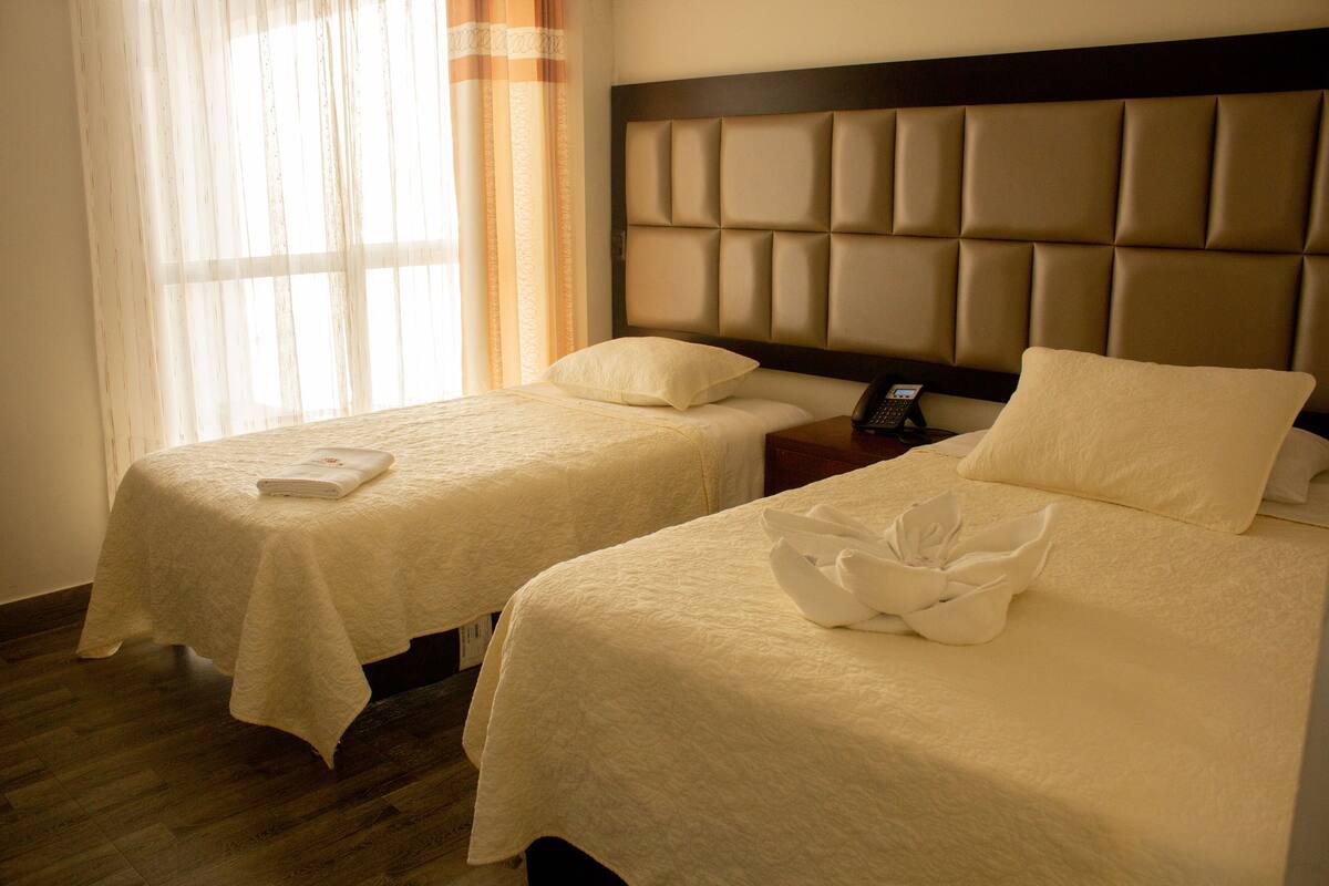 Minibar, free WiFi, bed sheets