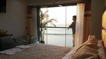 Minibar, Wi-Fi gratis, dan seprai linen