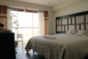 Minibar, wifi gratis y ropa de cama 