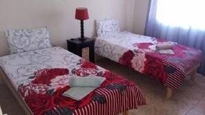 3 bedrooms, Frette Italian sheets, blackout curtains, soundproofing - Aldico Self-Catering Accommodation (Swakopmund)