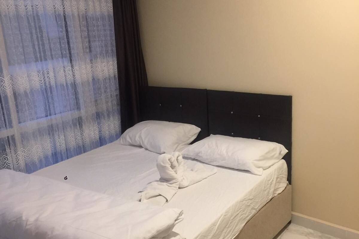 Trippelrum | Mörkläggningsgardiner, ljudisolering och strykjärn/strykbräda