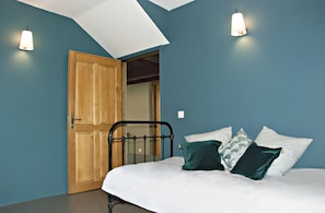 Room (La Lande) | Living area | Flat-screen TV - Chartreuse de Mougeres (Caux)