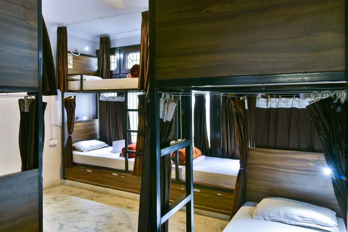 Dormitorio compartido, dormitorio mixto, no fumadores, baño privado (Airconditioned) | Cortinas opacas, wifi gratis, ropa de cama
