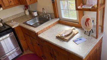 Réfrigérateur, four, plaque de cuisson, cafetiÚre/bouilloire