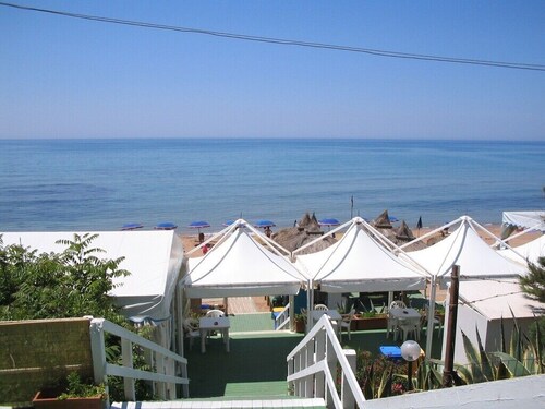 Live your vacation in Sicily - Selinunte - Villa with pool and sea view.
