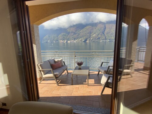 Lake Front with Large Balcony, Lake Access & Boat Dock