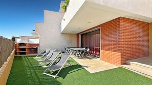 Outdoor dining - ★4 Bedroom, Holiday villa with Private Pool, Beach nearby in Albufeira (Albufeira)
