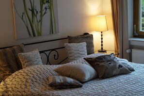 5 chambres, fer et planche Ă repasser, Wi-Fi, draps fournis