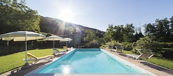 Le Macine, a wonderful ancient restored watermill with Pool