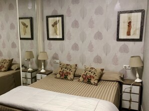 3 bedrooms, desk, iron/ironing board, WiFi