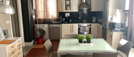 Fridge, microwave, oven, stovetop