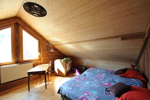 5 habitaciones, tabla de planchar con plancha y wifi gratis 