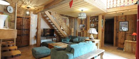 تلفزيون، مشغل دي في دي، تنس طاولة، كُتُب