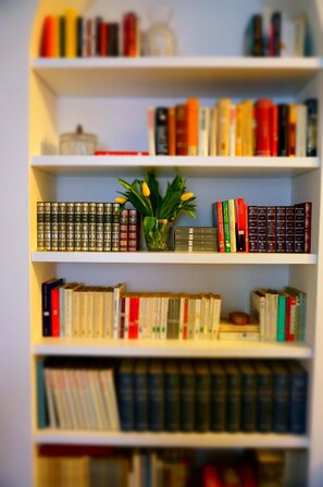 Interior - Bright 90 sqm apartment in the central area, a stone's throw from San Babila + WiFi (Milano)