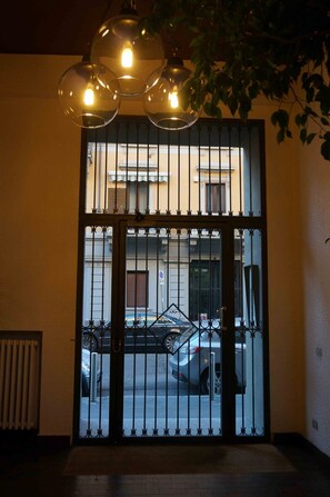 Interior - Bright 90 sqm apartment in the central area, a stone's throw from San Babila + WiFi (Milano)