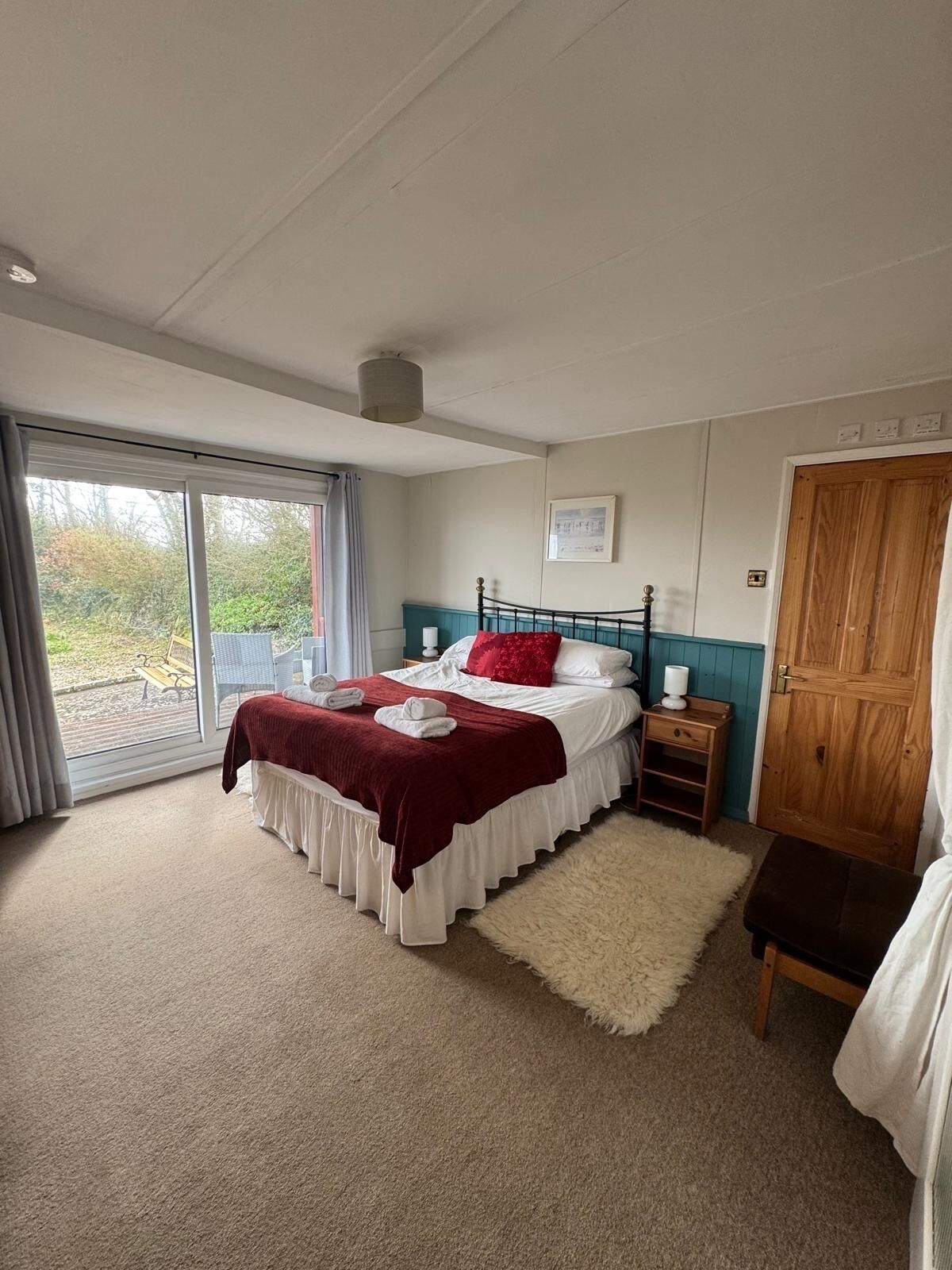 3 bedrooms, iron/ironing board, travel crib, free WiFi