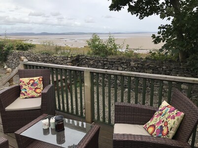 Beachside Cottage Idyllic Situation, Stunning Views Over Morecambe Bay & Lakes. 