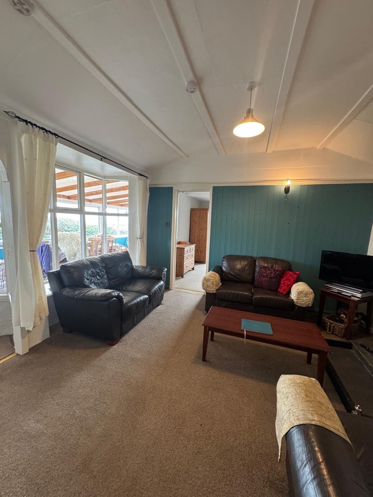 Smart TV, fireplace, table tennis, books