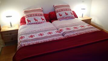 3 camere, ferro/asse da stiro, Wi-Fi gratuito, lenzuola