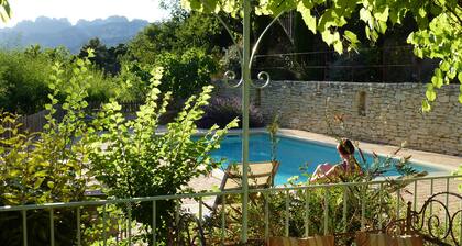 A little bit of paradise in a magnificent environment, heated swimming pool
