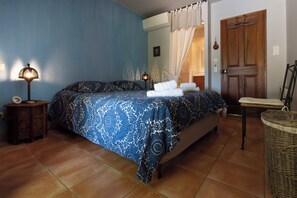 4 多间卧室、办公桌、熨斗/熨衣板、旅行婴儿床