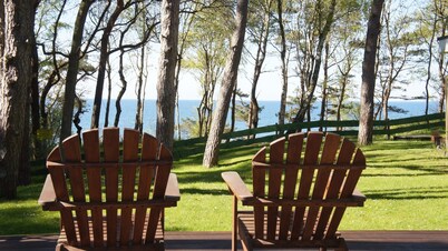 Holiday house with unforgettable sea views, fireplace, garage, WiFi, 