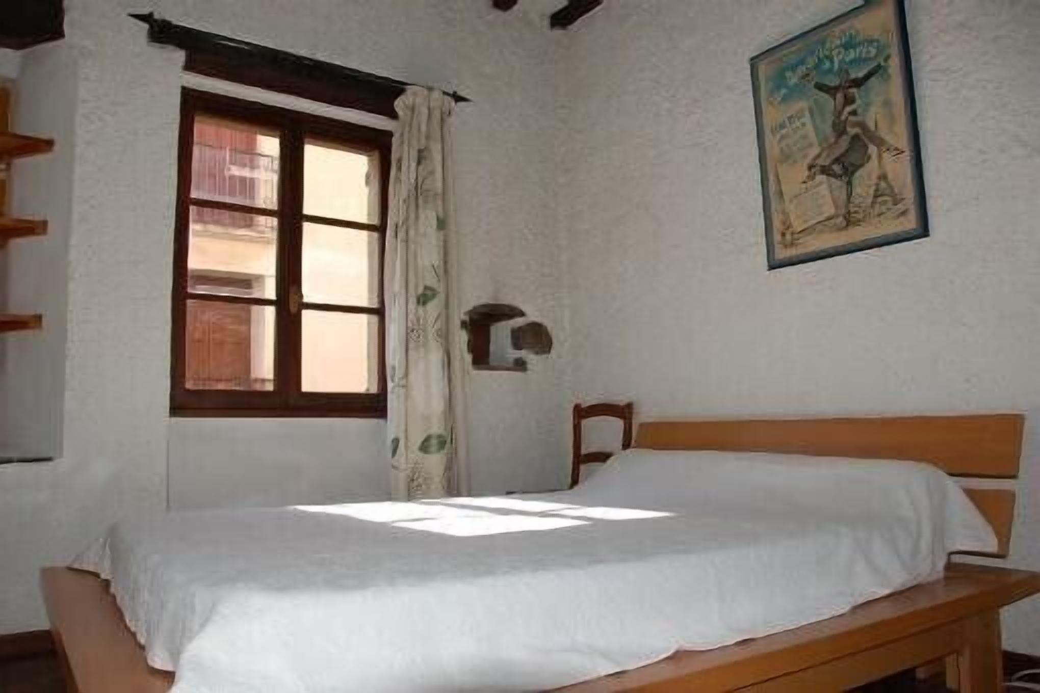 2 sovrum, strykjärn/strykbräda och sängkläder