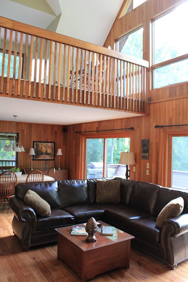 TV connectée, cheminée, baby-foot