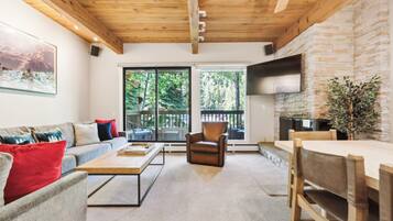 Smart TV, DVD player, stereo