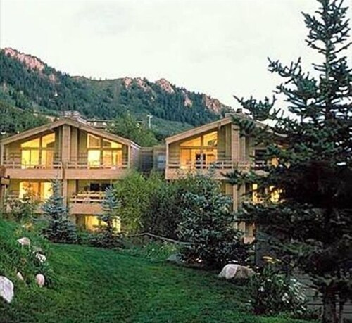 The Gant Luxury 2BR-2BA Suite