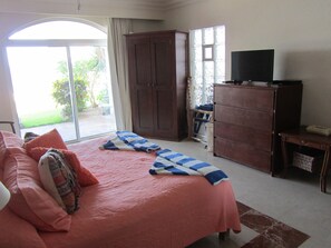 2 bedrooms, in-room safe, WiFi, bed sheets - Ocean Front Villa 1st Floor unit  (Puerto Morelos)