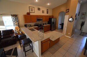Fridge, microwave, oven, stovetop - Luxury large 6 Bed Villa, Pool and Spa. Make memories - 15 minutes from Disney (Davenport)