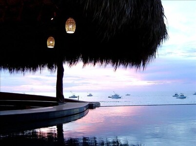 Casa Bella Beachfront. In town. White Sandy Beaches & Palmas Pickleball Nextdoor