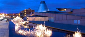 PROMO 15% WEEKLY/45% MONTHLY DISCOUNT
Tacoma's Theater Dist. High-End Condos.