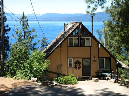 Exterior. 'Sunset Chalet' Spectacular - Panoramic - Lake Tahoe Views!!!!