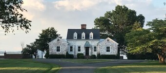 PROMO 8.20% WEEKLY AND 27.71% MONTHLY DISCOUNT!
Relax on the Rappahannock