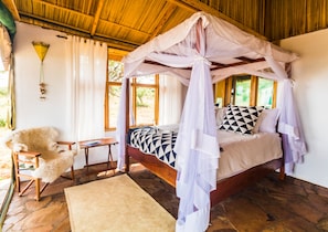 Premium bedding, in-room safe, individually decorated, bed sheets